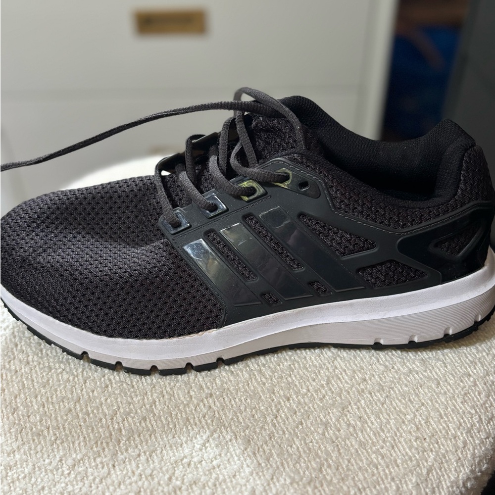 Adidas Men’s Black and White Running Shoes Cloudfoam size 10